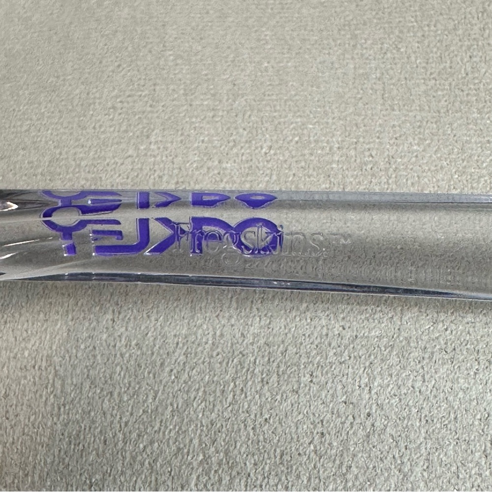 Oakley Frogskins 9006 with Violet Iridium Lenses - Picture 4 of 11